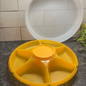 YELLOW Vintage Chip N Dip serving container by Tupperware. excellent condition